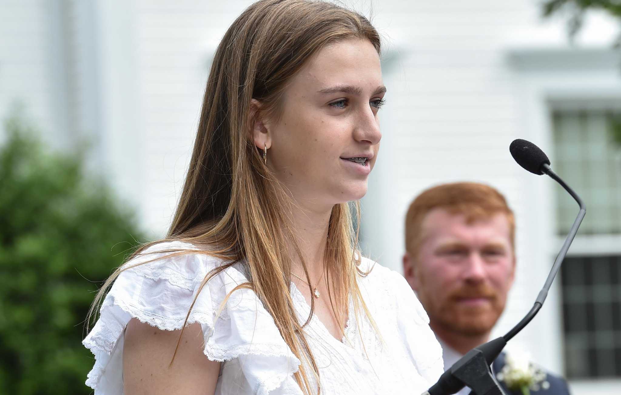 Darien's Caroline DiBiasio gives salutation at New Canaan Country School; 'We made this place our own' - Vimarsana News