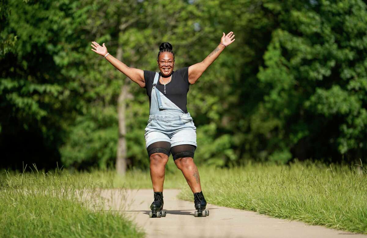 Shenisha Armealine’s weight loss journey started after Hurricane Harvey. Now, the Houston college student has lost 200 pounds.