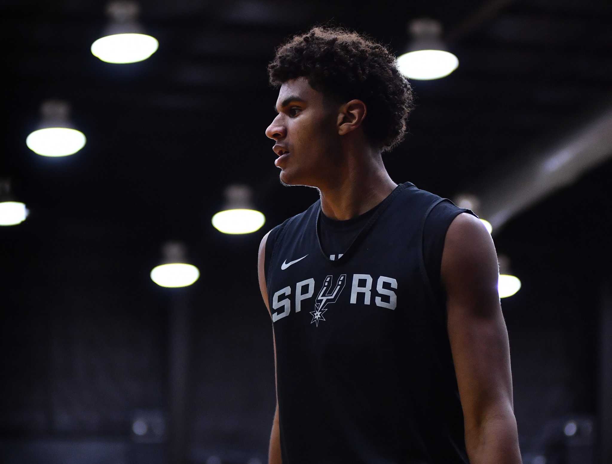 Dominick Barlow paces Spurs in rout of Mavericks
