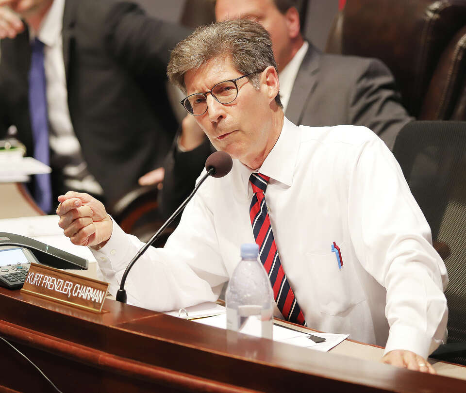 Chairman wants Madison Co. Board to revisit Illinois, Chicago split