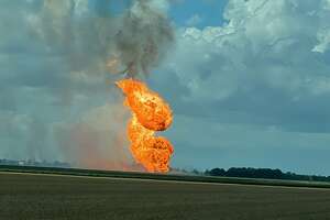 Pipeline explodes in field near Wallis in Fort Bend County