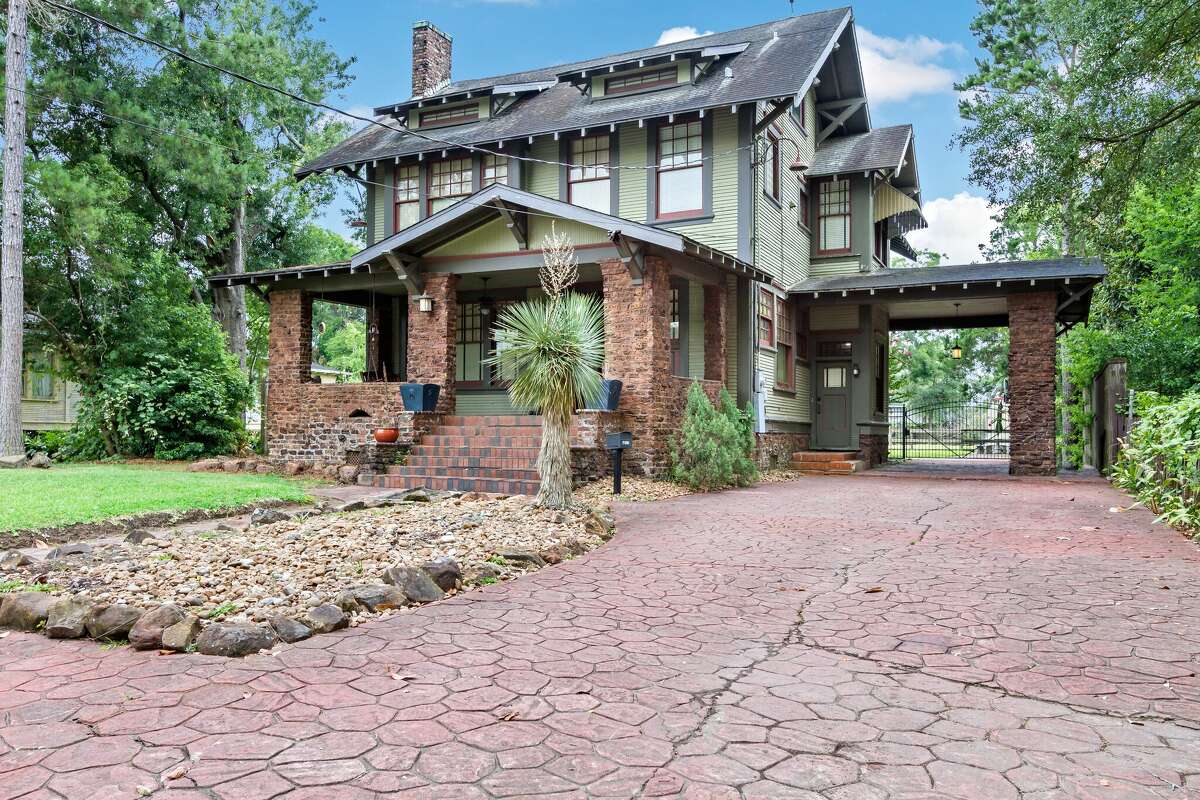Craftsman home built in 1912 for sale in Beaumont. 