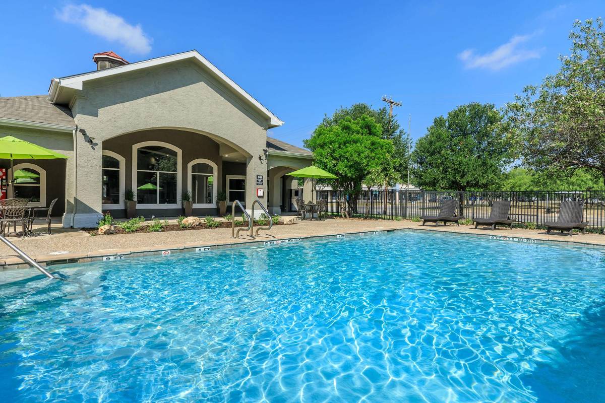 Guess the rent of this 2bedroom San Antonio apartment