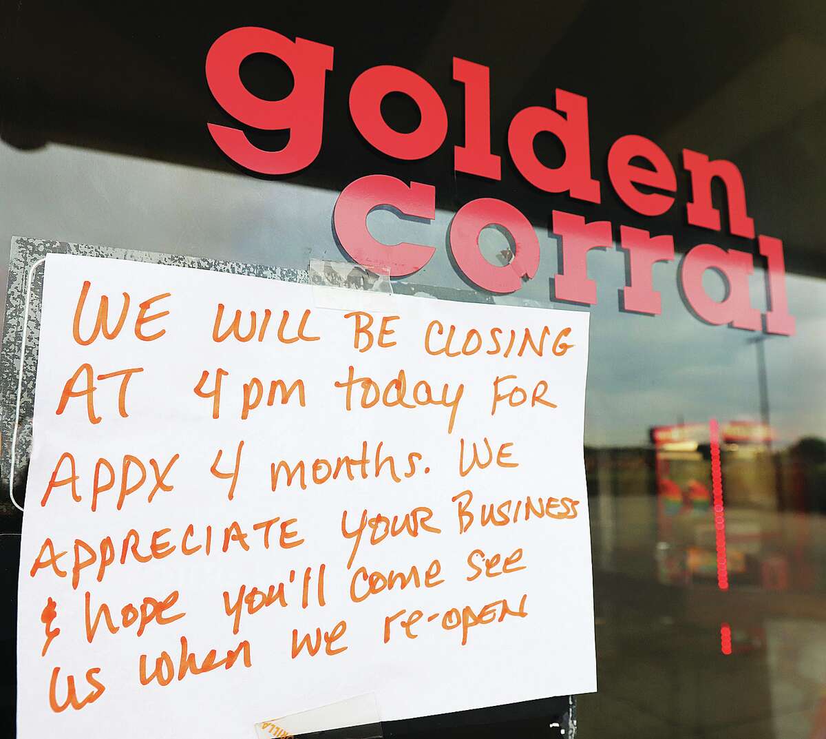 Golden Corral closed in Alton