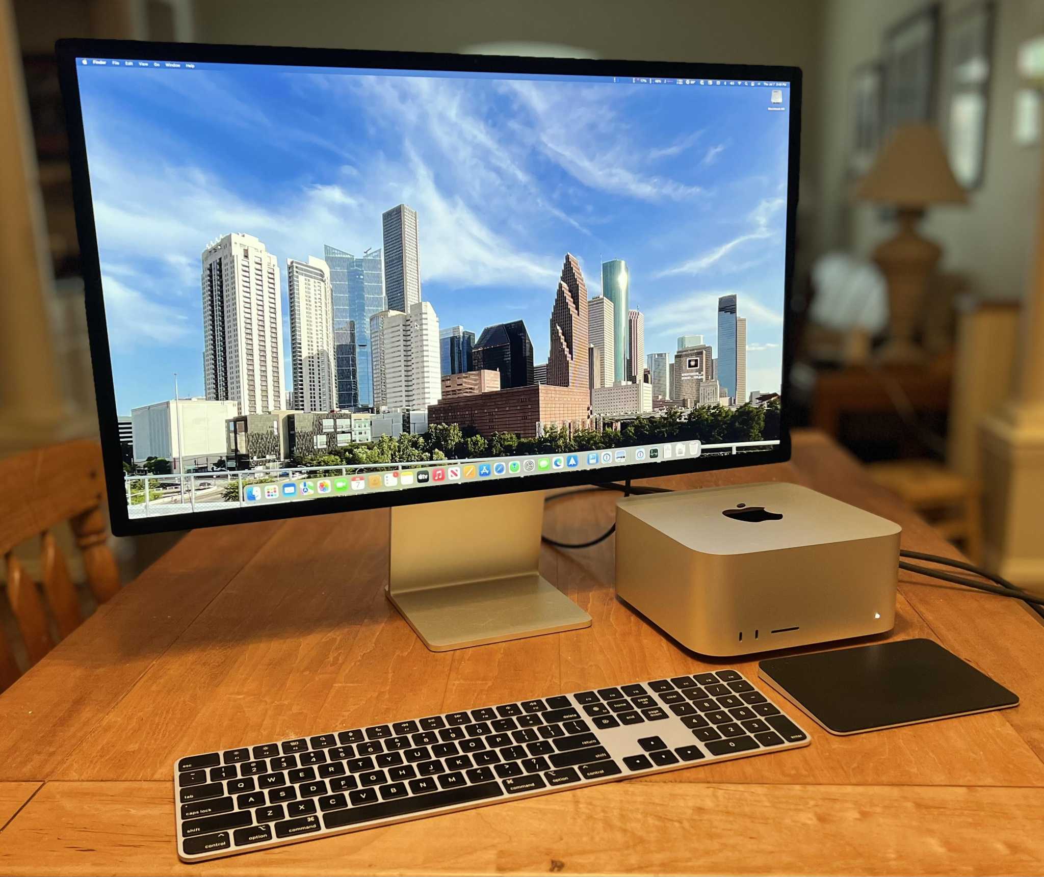 Silverman: Apple's Mac Studio shows the power of its M1 chips, but