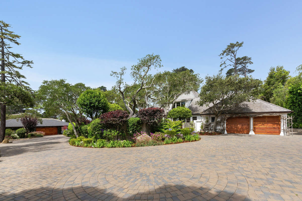 View of the driveway of the house.