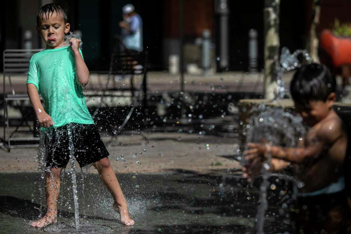 San Antonio slogs through as hottest summer temperatures approach