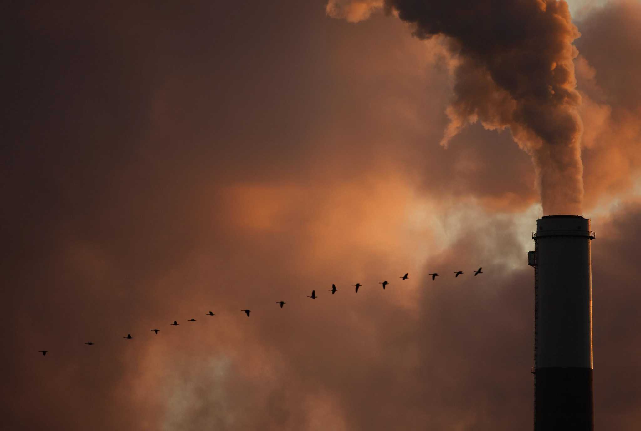 Editorial: A supreme blow to addressing climate change - Vimarsana News