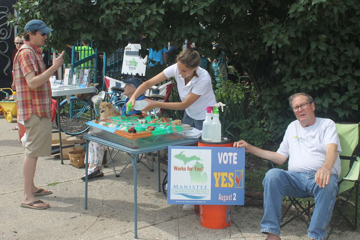 What happened at the sixth annual Onekama Block Party