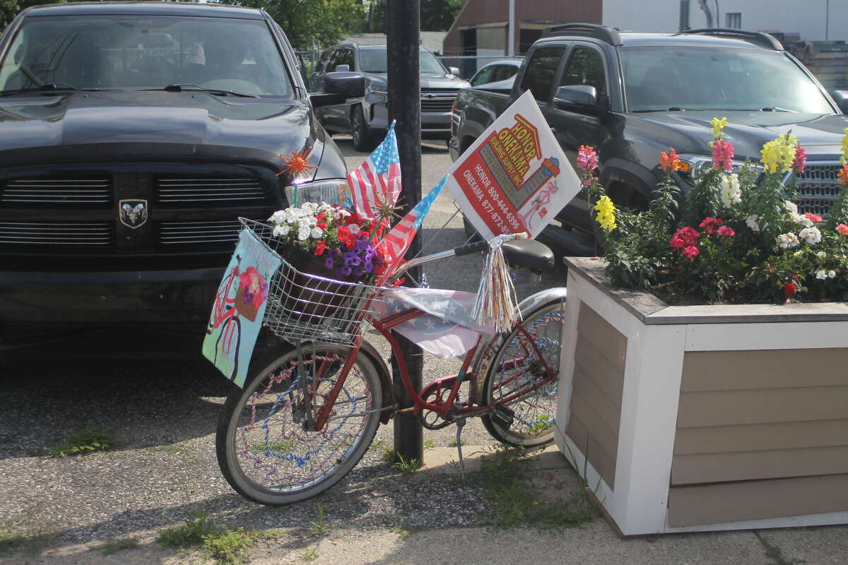 What happened at the sixth annual Onekama Block Party