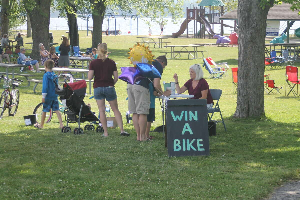 What happened at the sixth annual Onekama Block Party