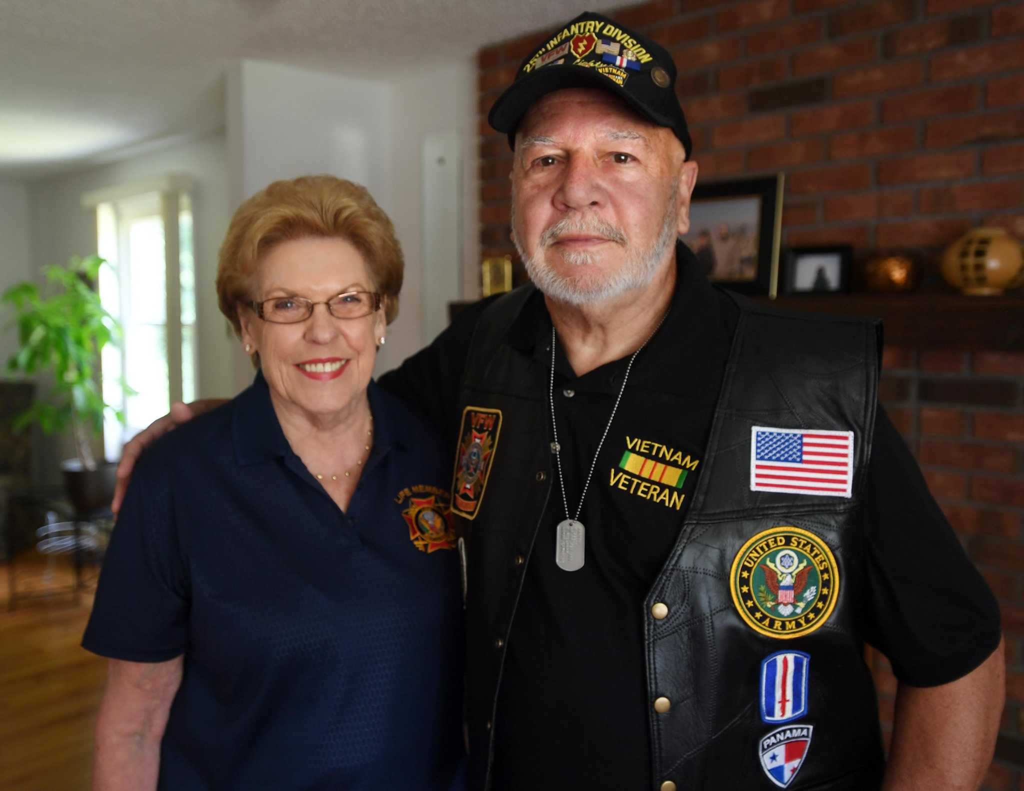 Bittersweet reunion: Shelton couple helps local veteran get her Purple Heart back - Vimarsana News