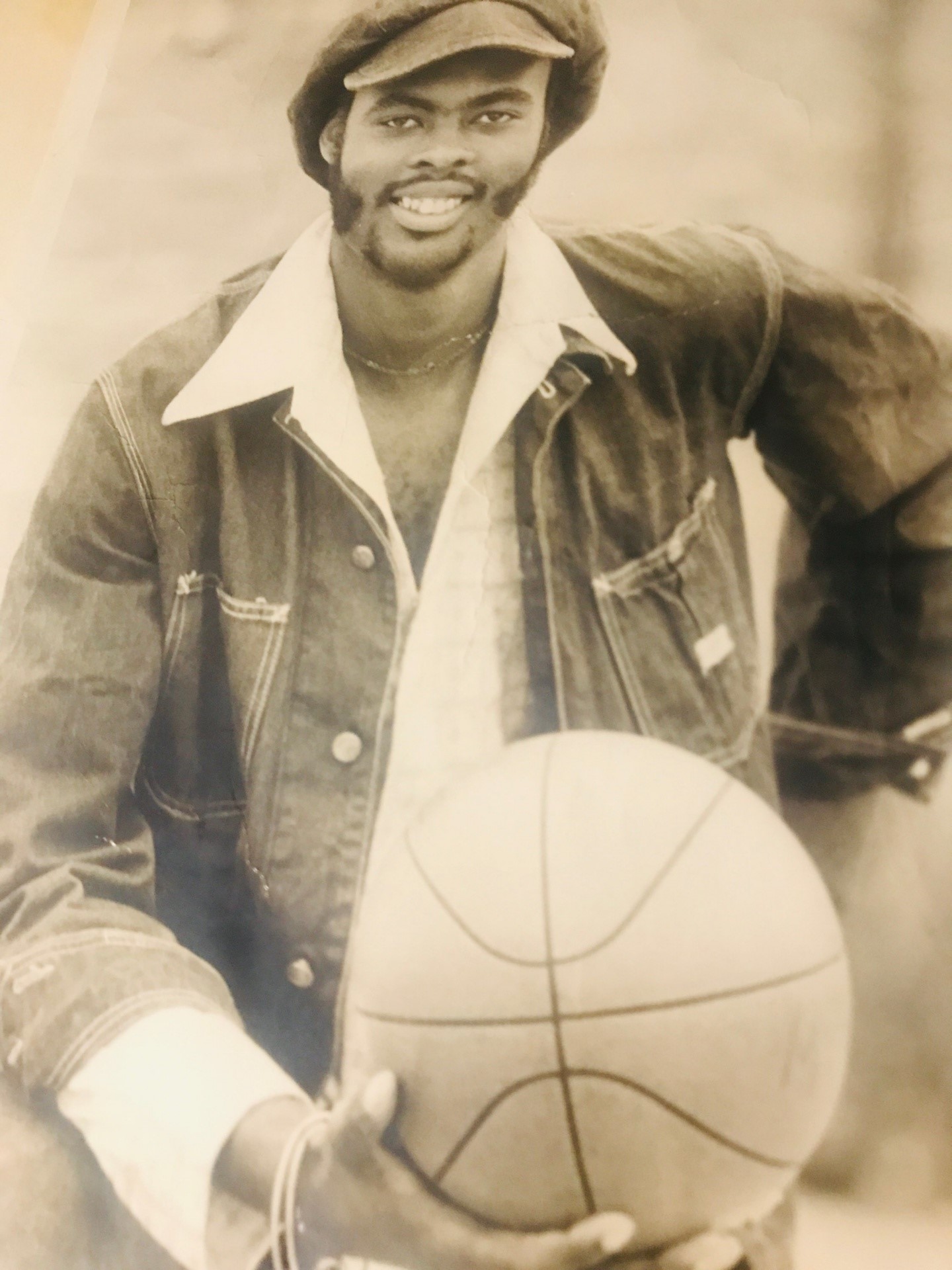 Gary Brewster, Buffalo Braves Basketball Player - Historic Images