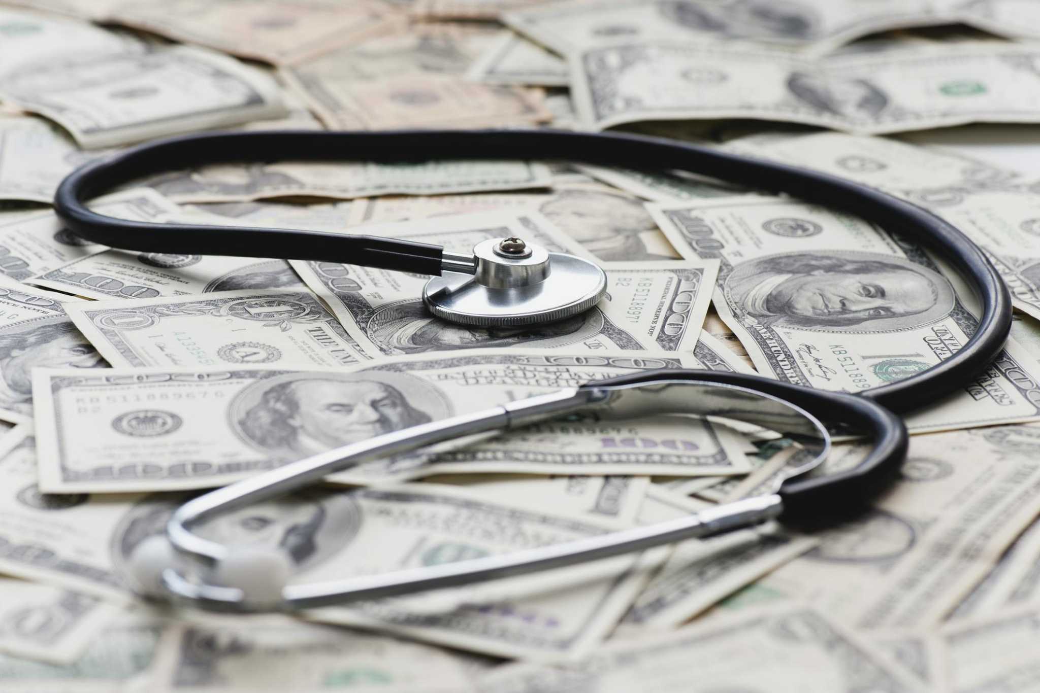 West Hartford doctor fined $15,000 for operating on wrong eye, panel rules - Vimarsana News