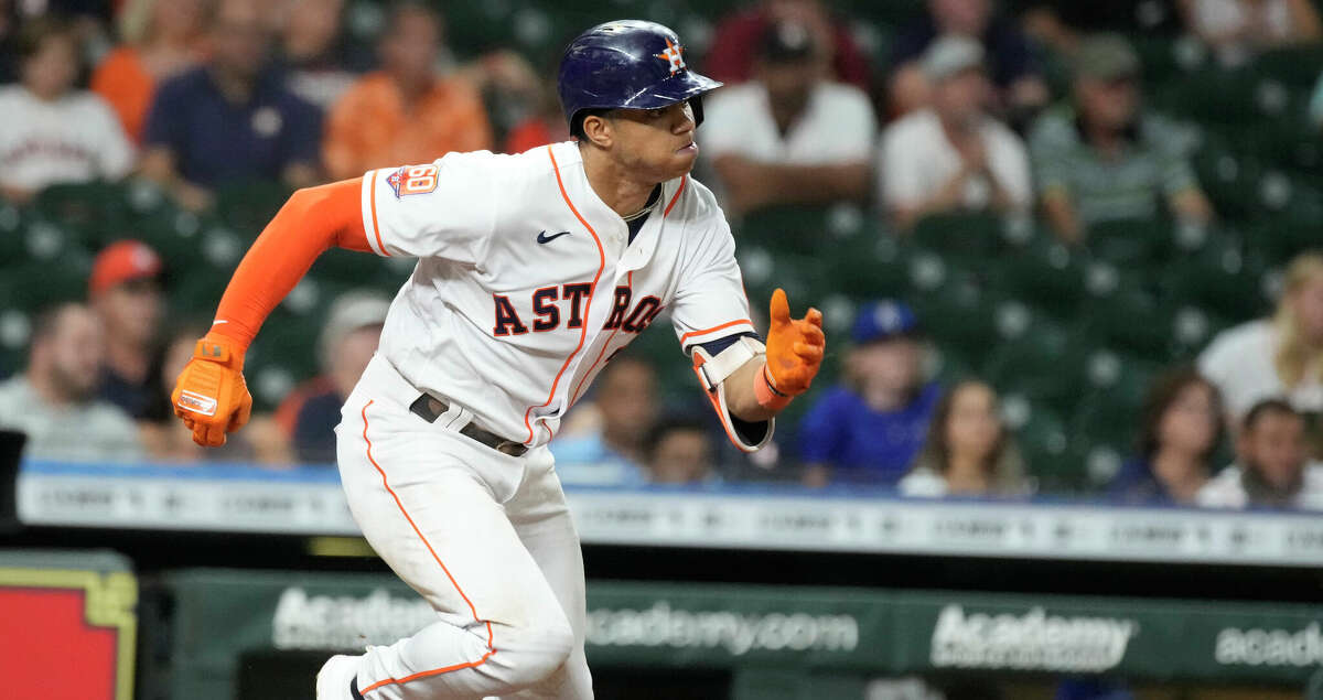 Rookie Jeremy Peña 2-run homer helps Astros defeat Blue Jays 8-7