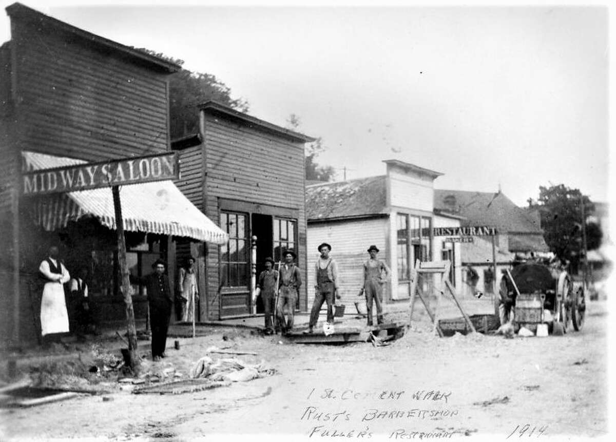 Midway saloon in Elberta, circa 1914; possibly named because it was about half way down Furnace Street toward the car ferry docks.