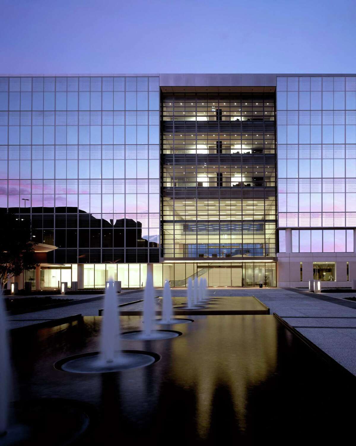 Bechtel, a major engineering, construction and procurement firm, is relocating its Houston offices into CityWestPlace in the Westchase area of Houston.
