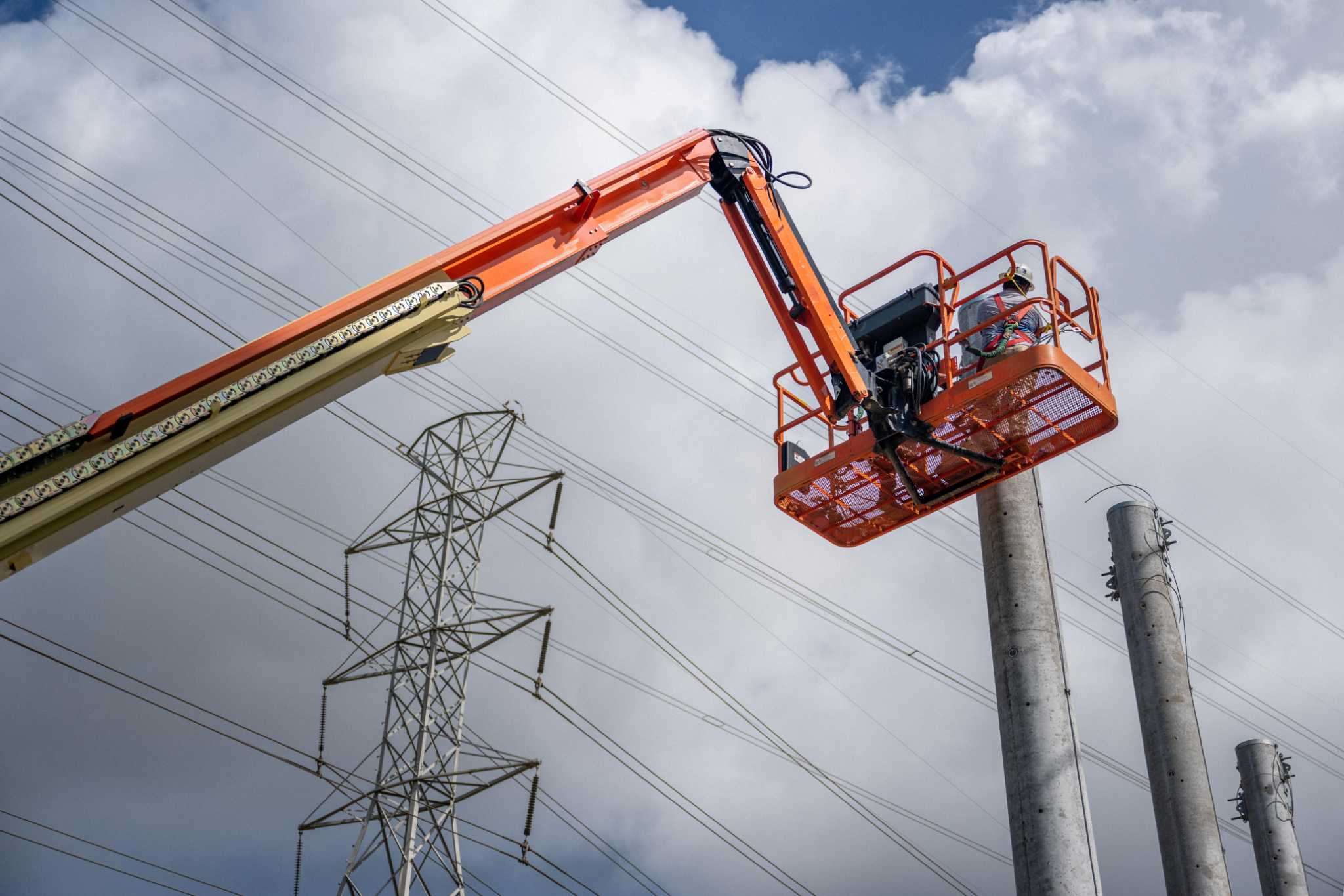 Amid record heat, ERCOT warns of potential for rolling blackouts