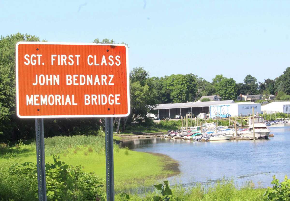 Eight people, including children, were involved in a fatal boat crash on the Connecticut River in Portland Sunday afternoon. One man died and a child suffered a “critically injured extremity” in the crash, Portland’s fire chief said.