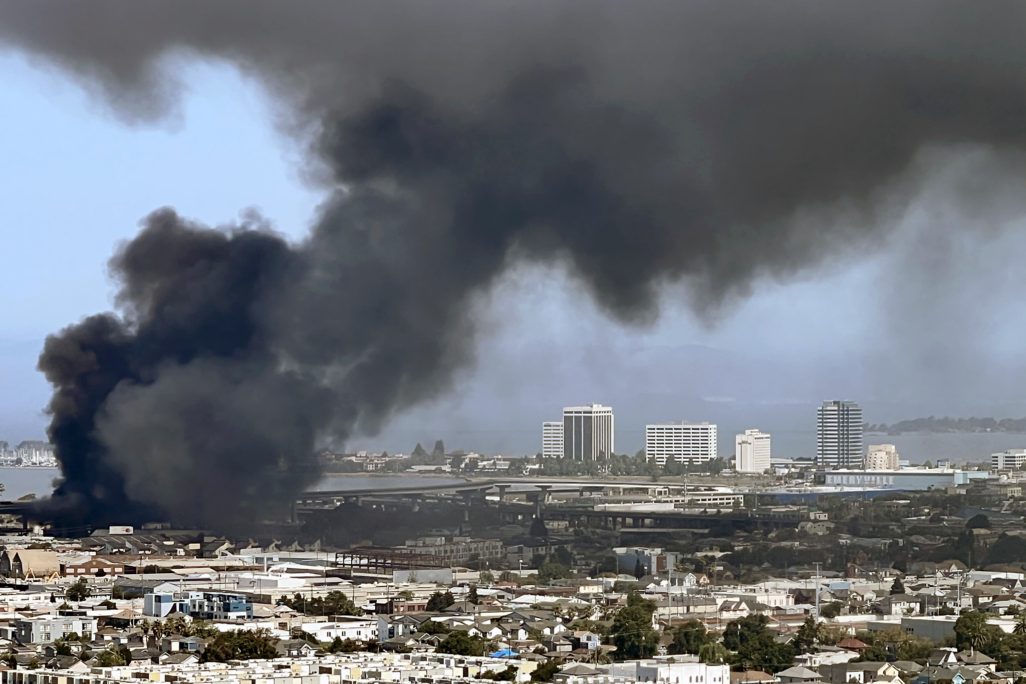 Oakland Encampment Fire Sends Out Huge Smoke Cloud