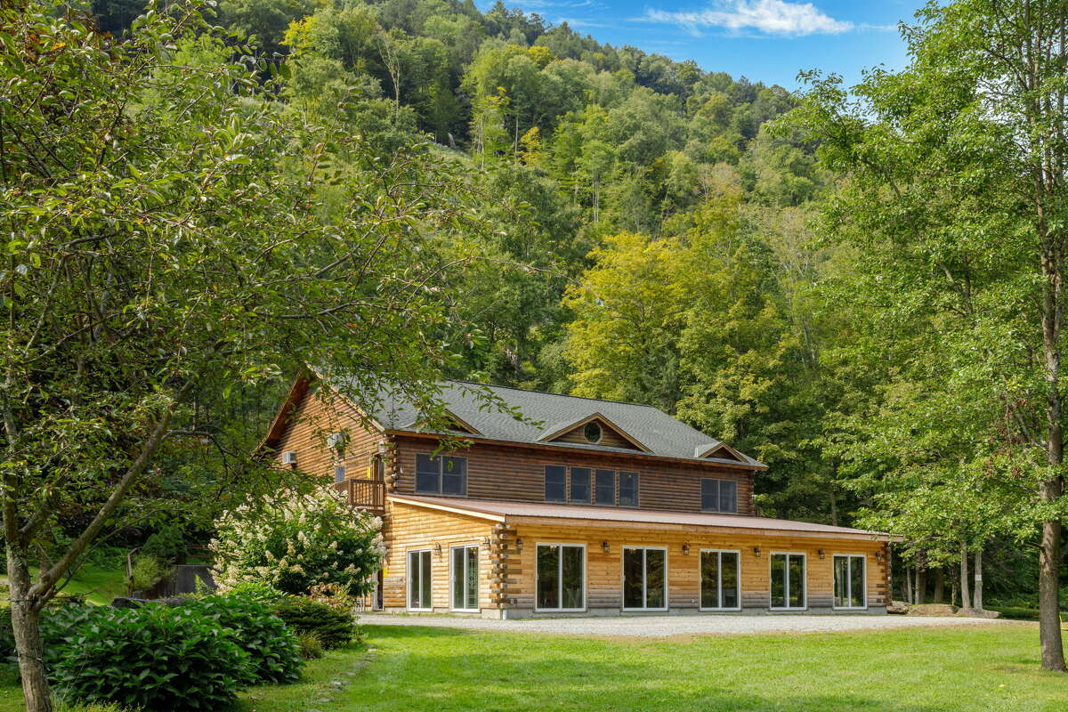 The other main house, RiverView, has 12 bedrooms.