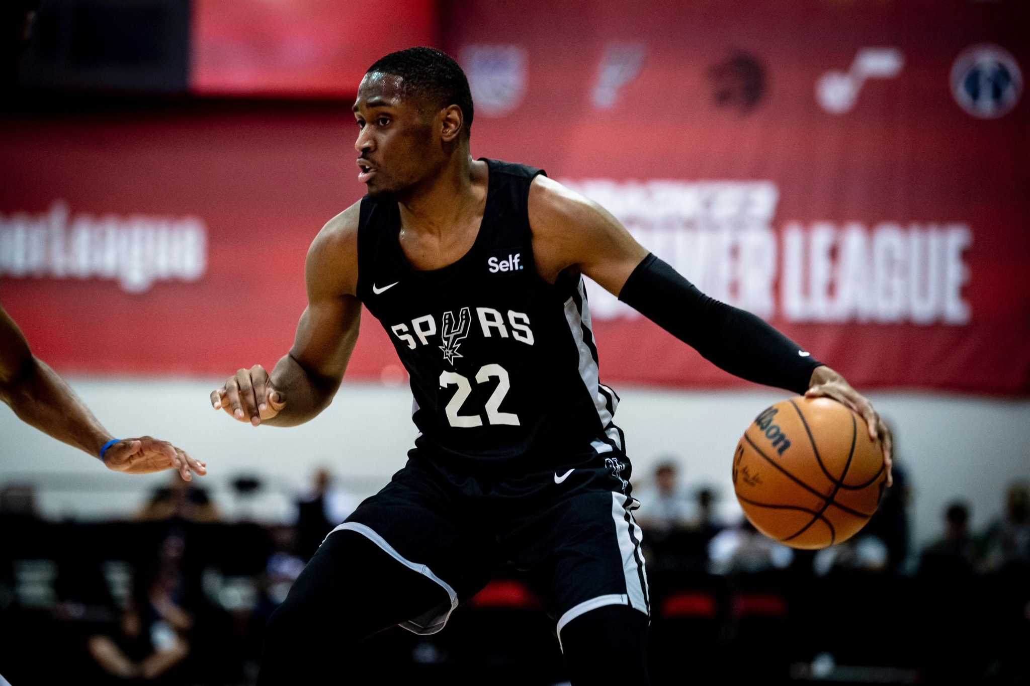 Spurs sign first-round pick Malaki Branham