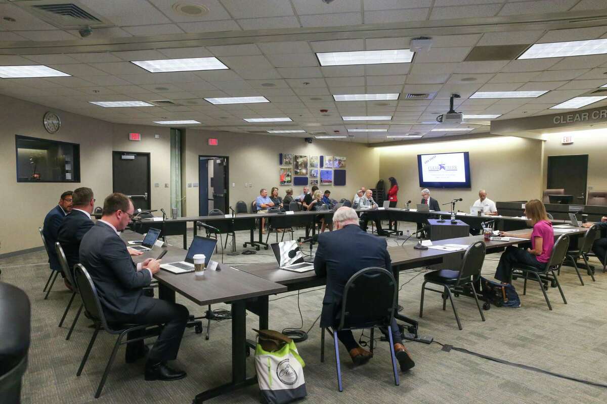 Clear Creek ISD superintendent announces resignation