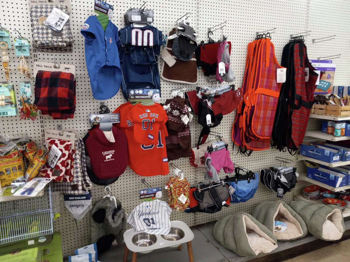 Torrington Agway clearing out inventory ahead of August closing