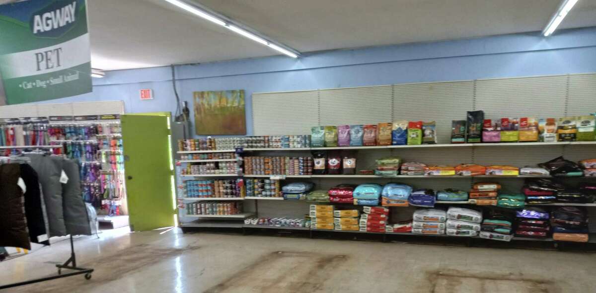 Torrington Agway clearing out inventory ahead of August closing