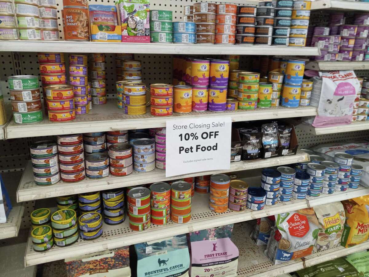 Torrington Agway clearing out inventory ahead of August closing