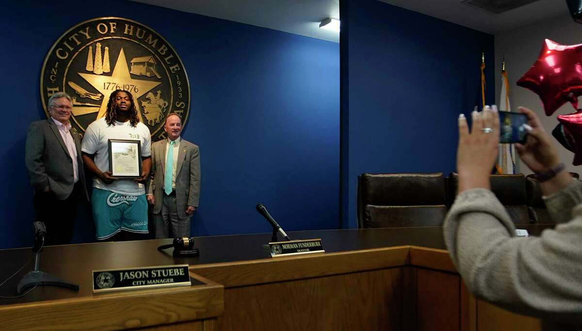 Texans rookie Kenyon Green's jersey retired by Atascosita High School