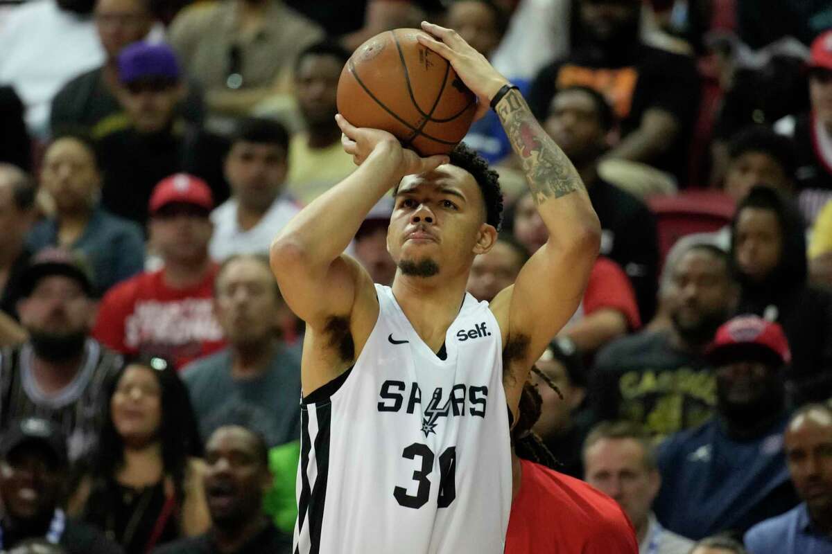 Spurs sign Dominick Barlow to a two-way contract - Pounding The Rock