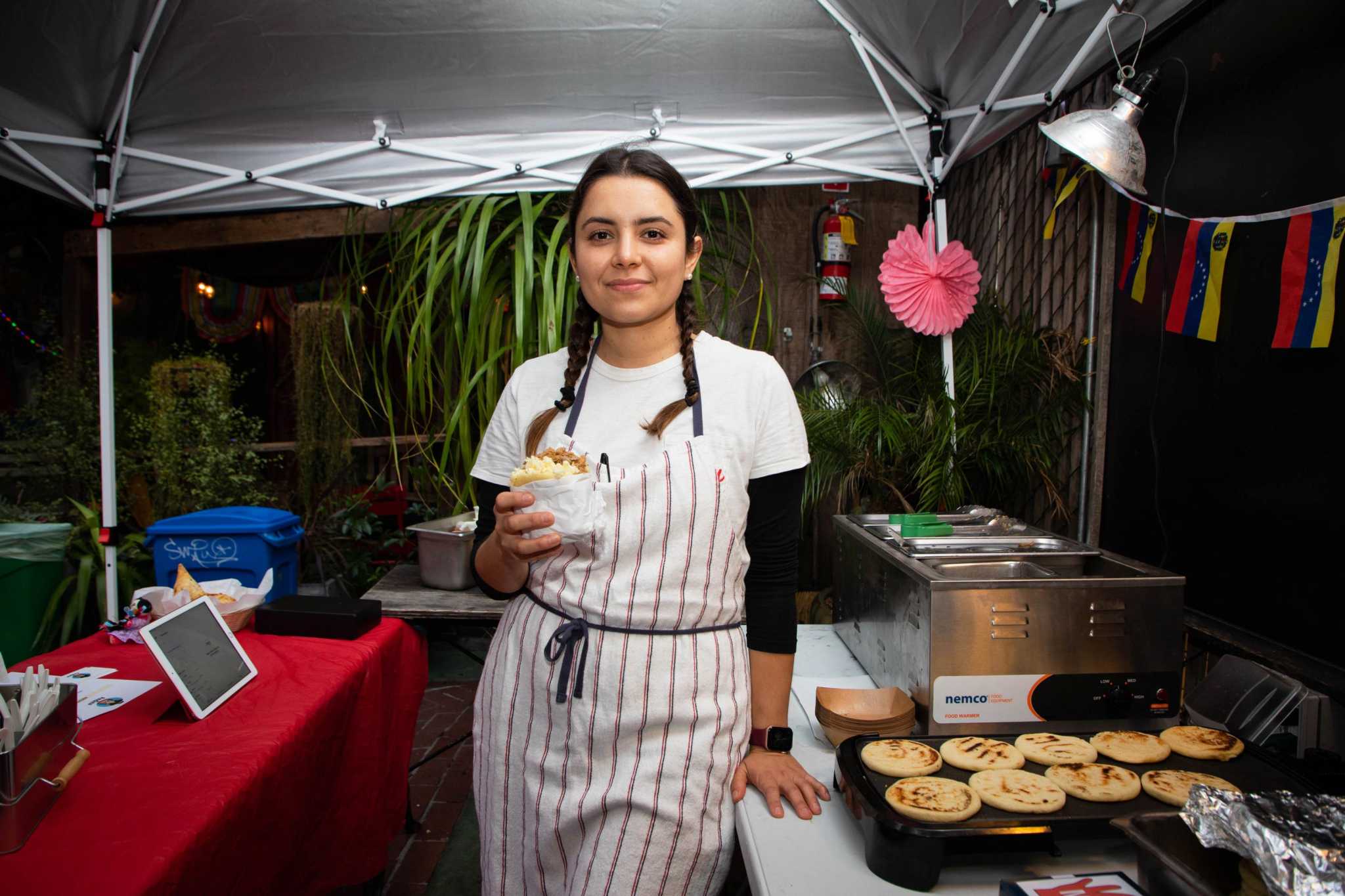 Un nuevo pop-up de SF sirve lo último en comida casera venezolana