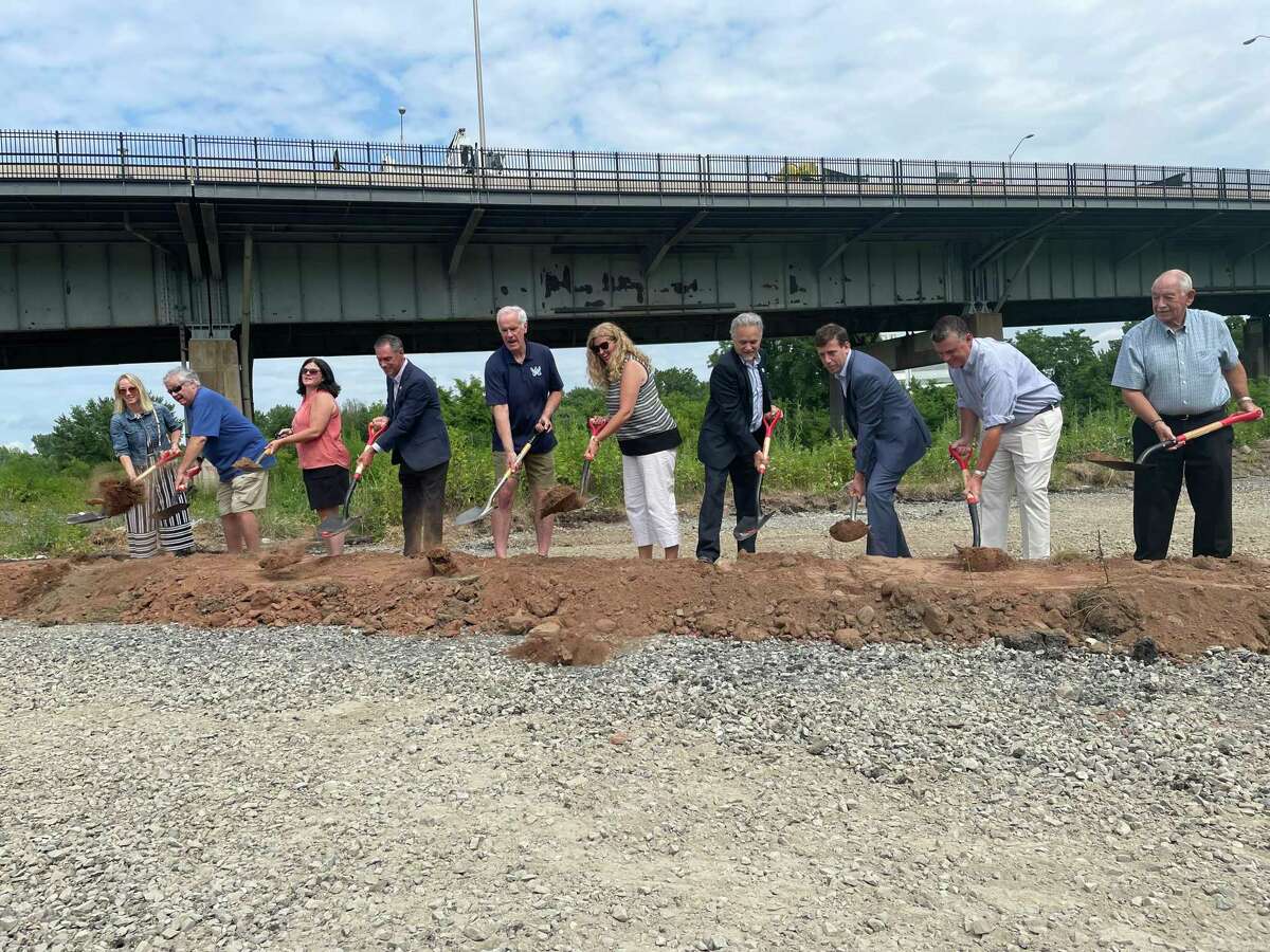 Groundbreaking began Thursday, July 14, 2022, on a paved trail for non-motorists to cross the Putnam Bridge in Wethersfield. The event was attended by DOT Commissioner Joe Giulietti, Wethersfield Mayor Michael Rell and several local officials. There are currently only three safe options for non-motorists to cross the CT River in a 30-mile radius.