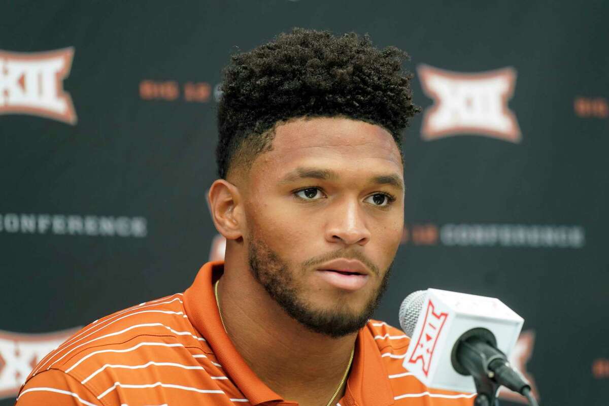 Roschon Johnson Could Answer Texas Longhorns' Quarterback Question