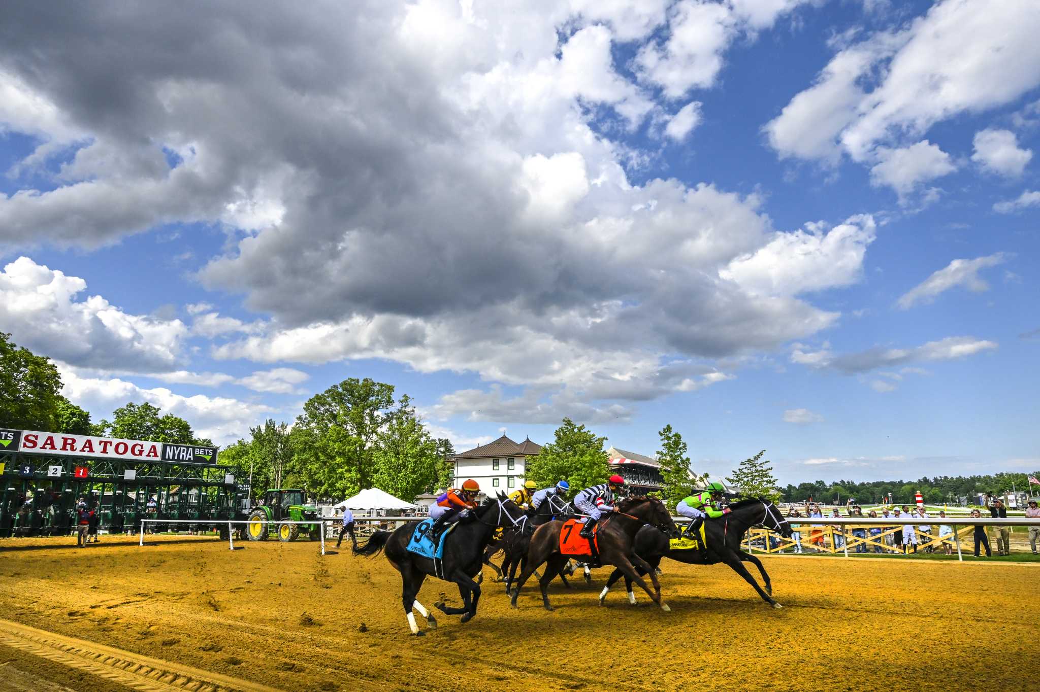 Tarabi wins first race out of Wilson Chute