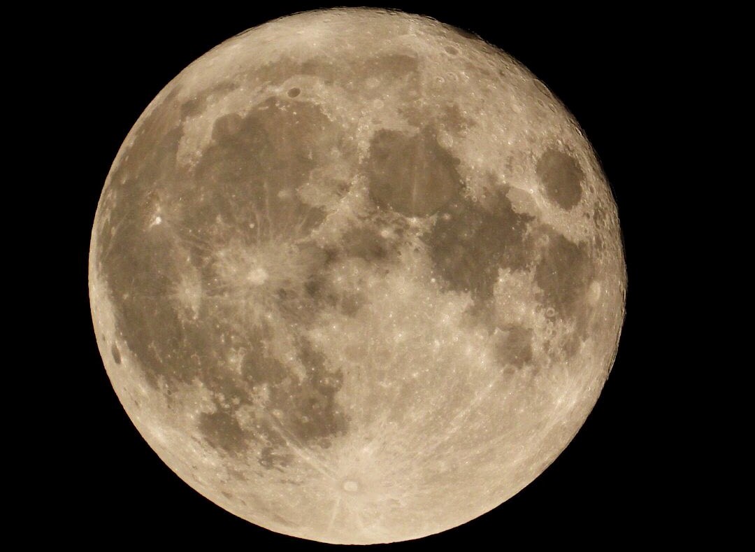 Texans share photos of biggest and brightest full moon of the year - Vimarsana News