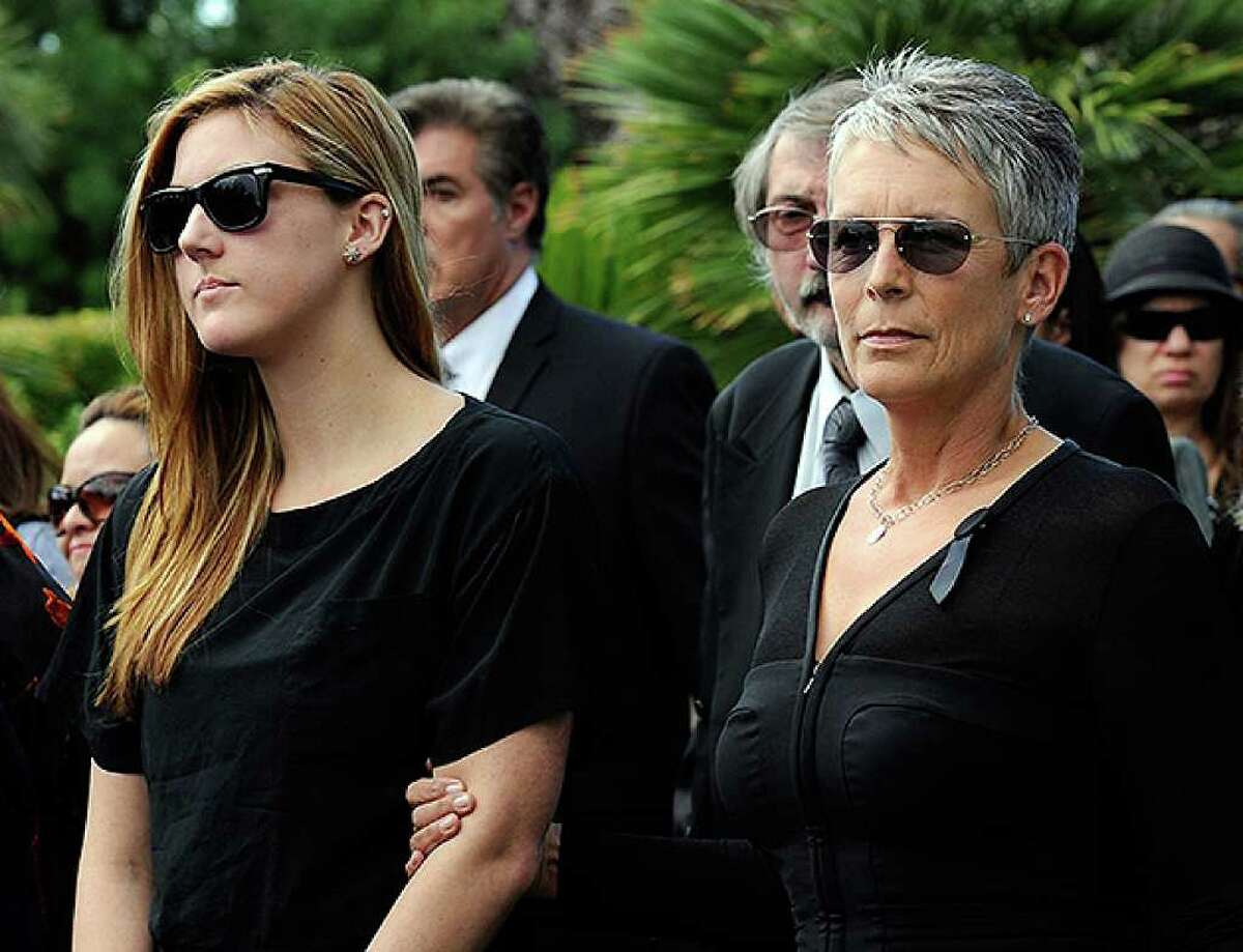 HENDERSON, NV - OCTOBER 04: Actress Jamie Lee Curtis (R) and her daughter Annie Guest attend the funeral for Curtis' father, actor Tony Curtis, at Palm Mortuary & Cemetary October 4, 2010 in Henderson, Nevada. Curtis died on September 29 at age 85. (Photo by Ethan Miller/Getty Images) *** Local Caption *** Annie Guest;Jamie Lee Curtis