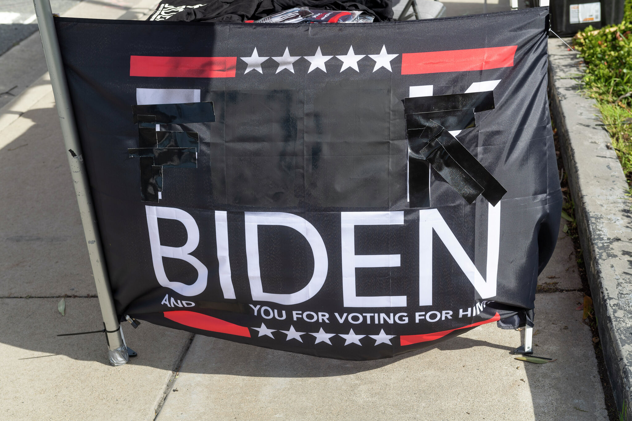 Manchester man says he'll keep flying F-Biden flag despite neighbors' complaints - Vimarsana News