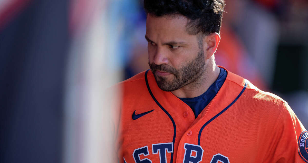 Astros star Jose Altuve leaves WBC game after violent HBP (Video)