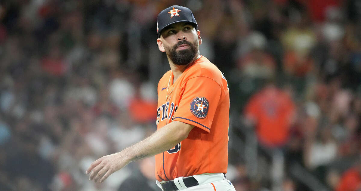 José Urquidy treats mom, Astros and Mexican fans to historic night