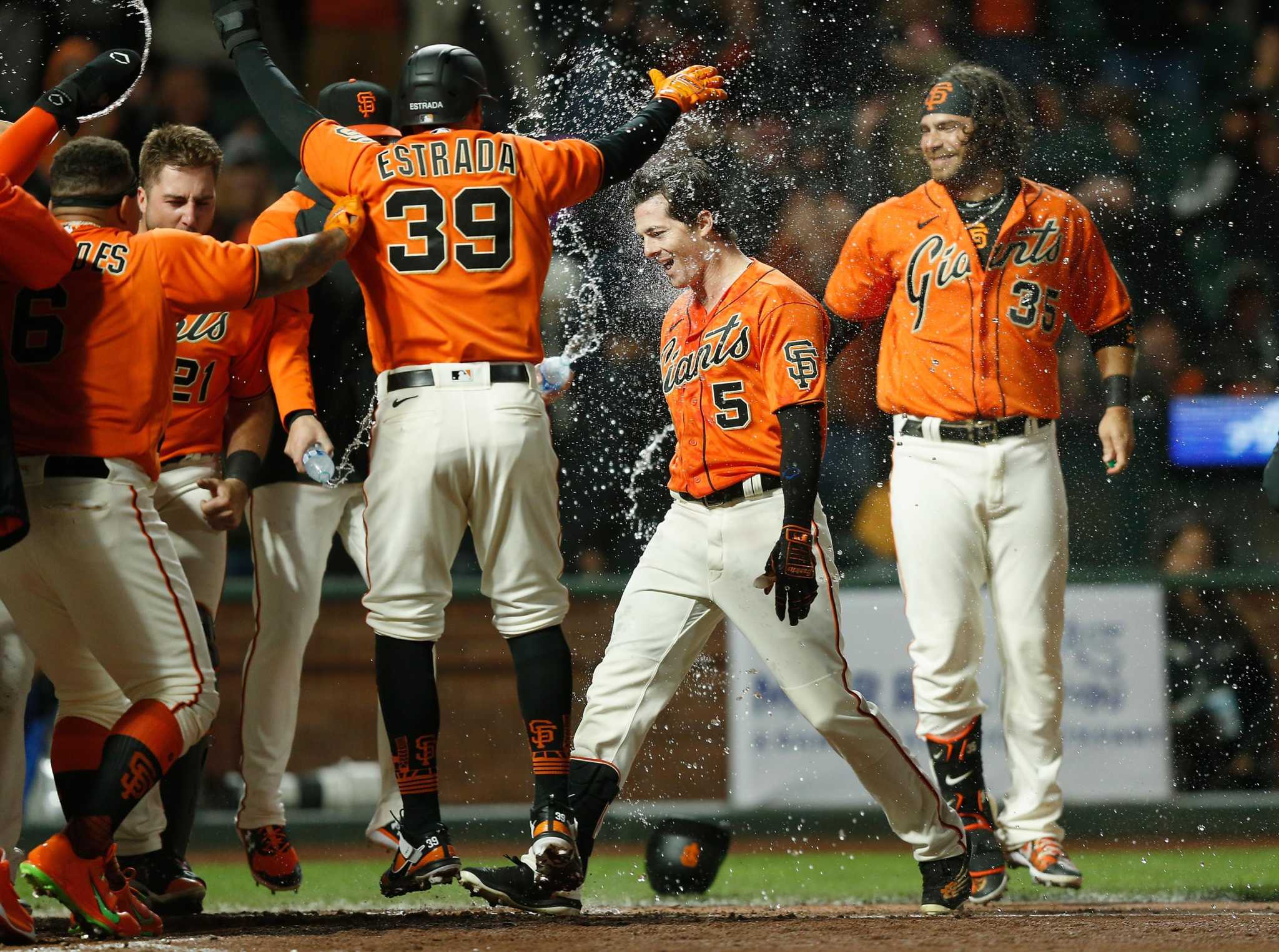 Wilmer Flores' roller-coaster week ends with walk-off 