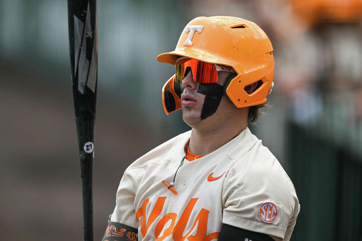 Tennessee outfielder Drew Gilbert (1) getting ready to hit during game three of the NCAA Super Regionals between the Tennessee Volunteers and Notre Dame Fighting Irish on June 12, 2022, at Lindsey Nelson Stadium in Knoxville, TN.