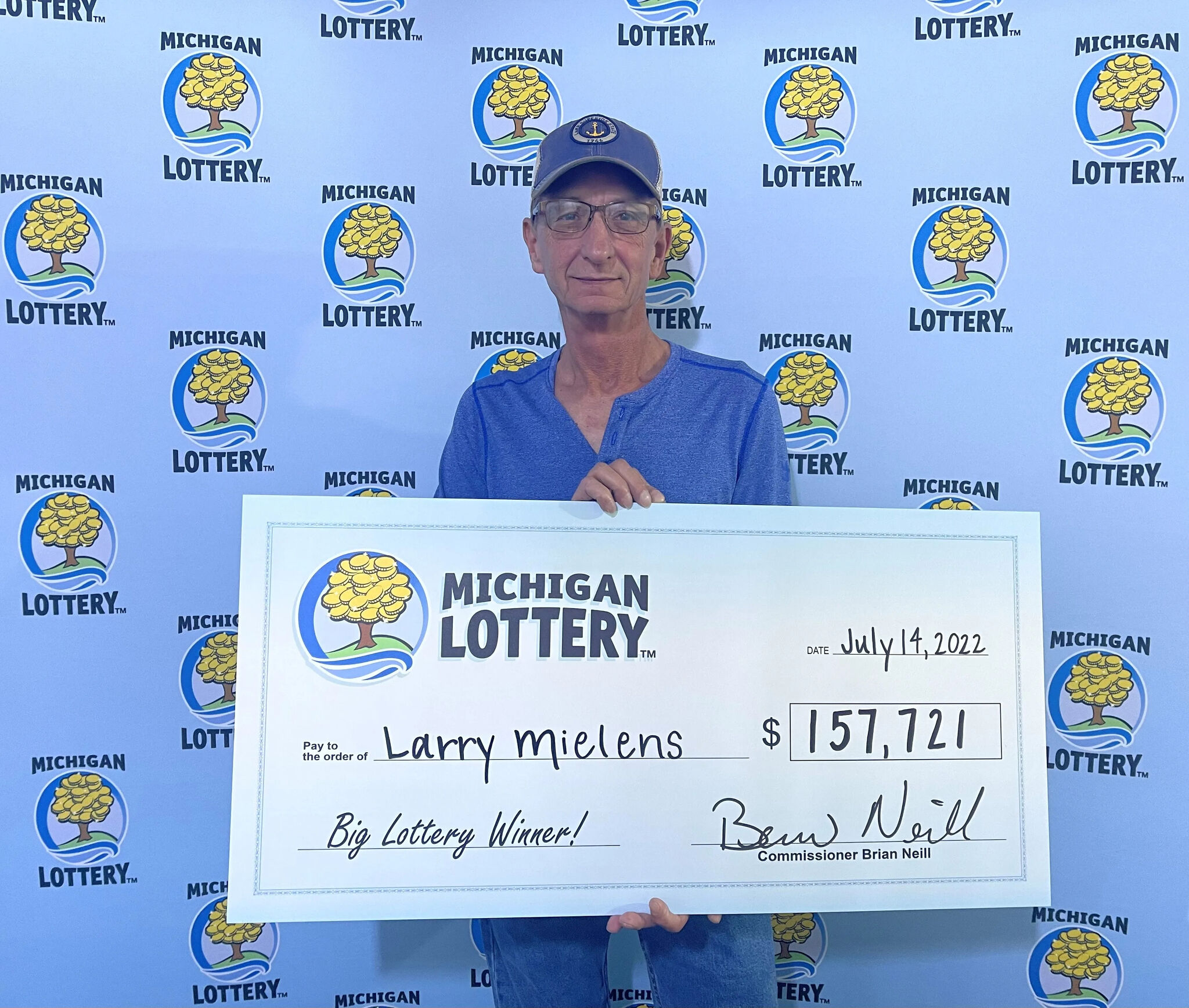Michigan Man Wins 10 Million Lottery After Buying Ticket On A Whim - x0s65wo
