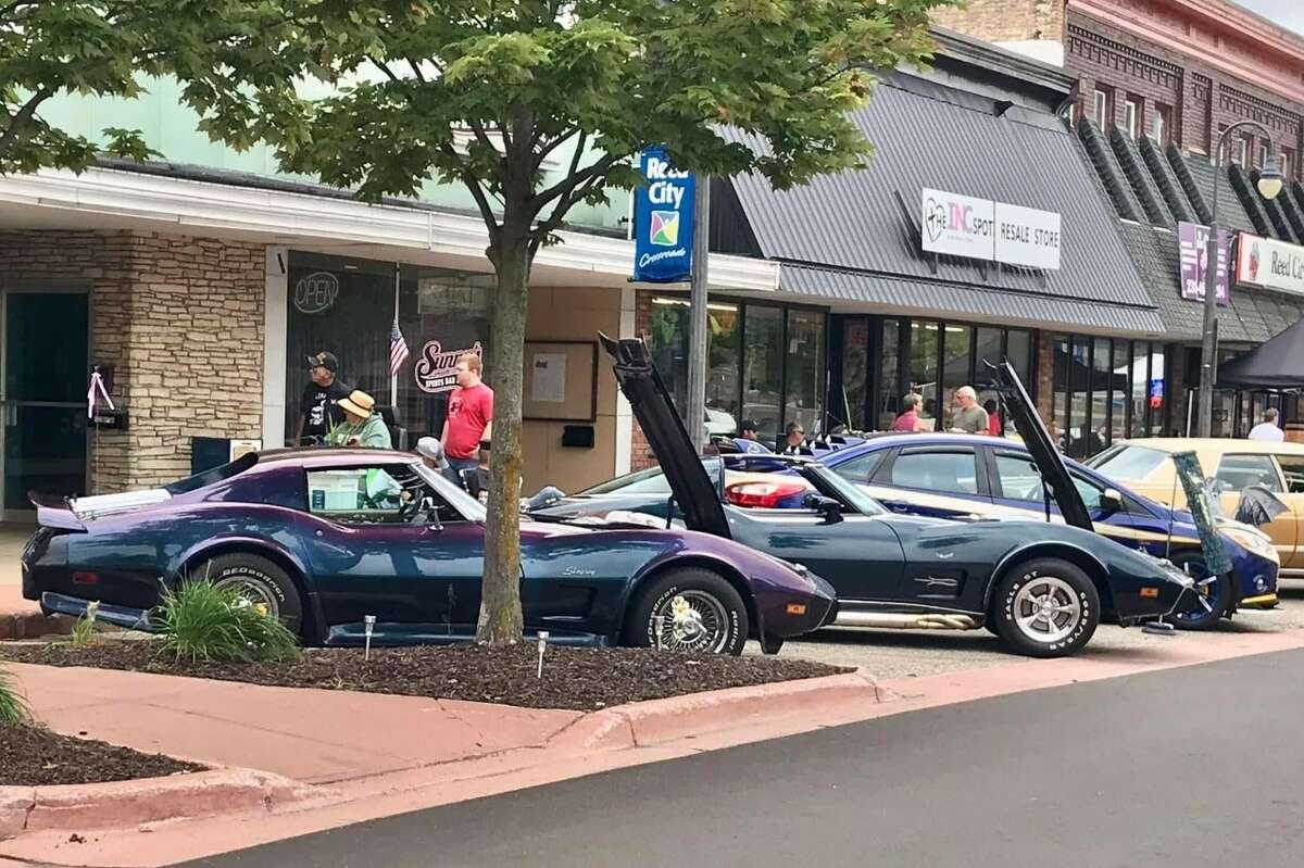 Crossroads Car Show in Reed City earns 8,000 for Veterans' Memorial