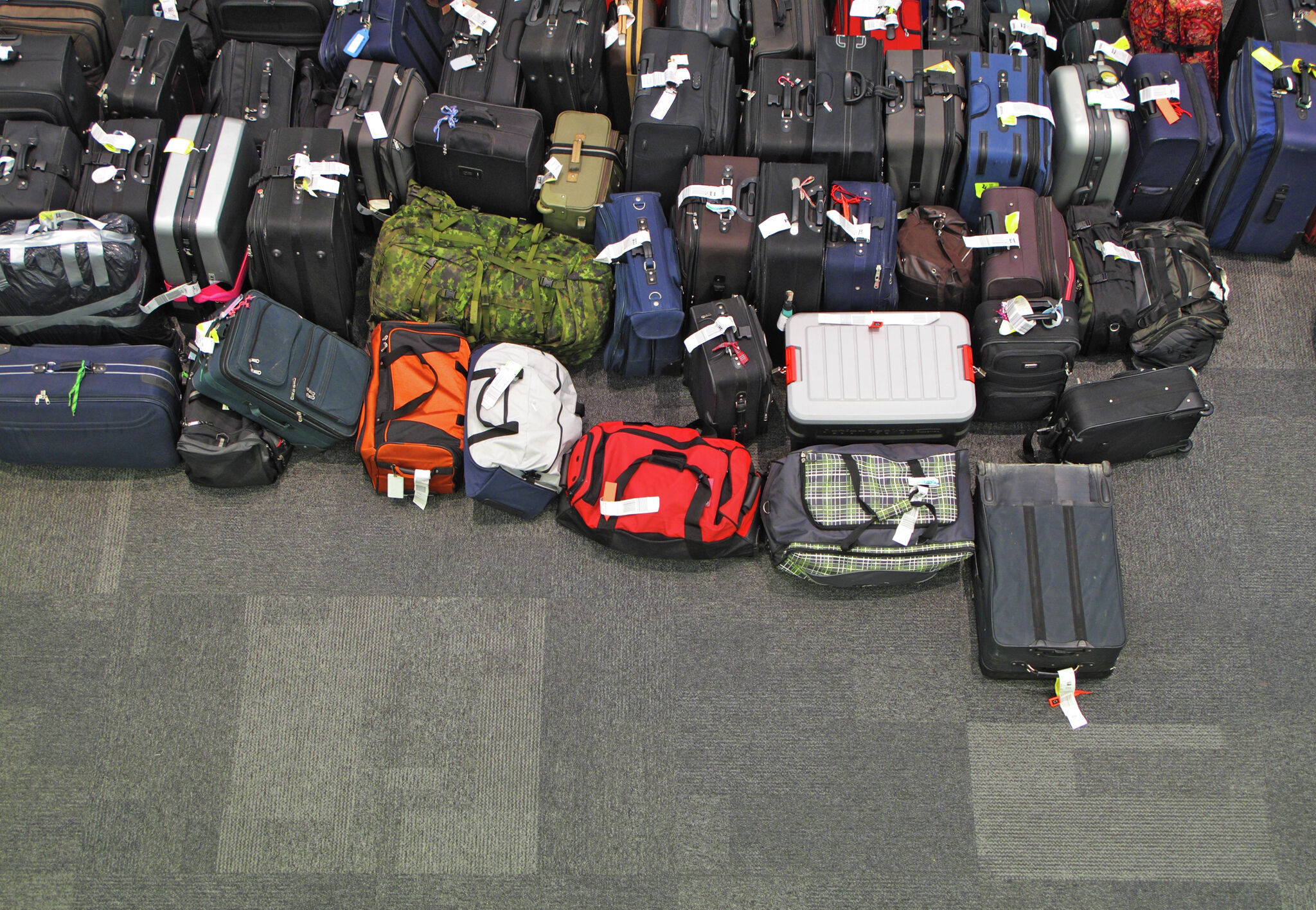 Delta Air Lines fills transatlantic flight with nothing but 1,000 stranded bags