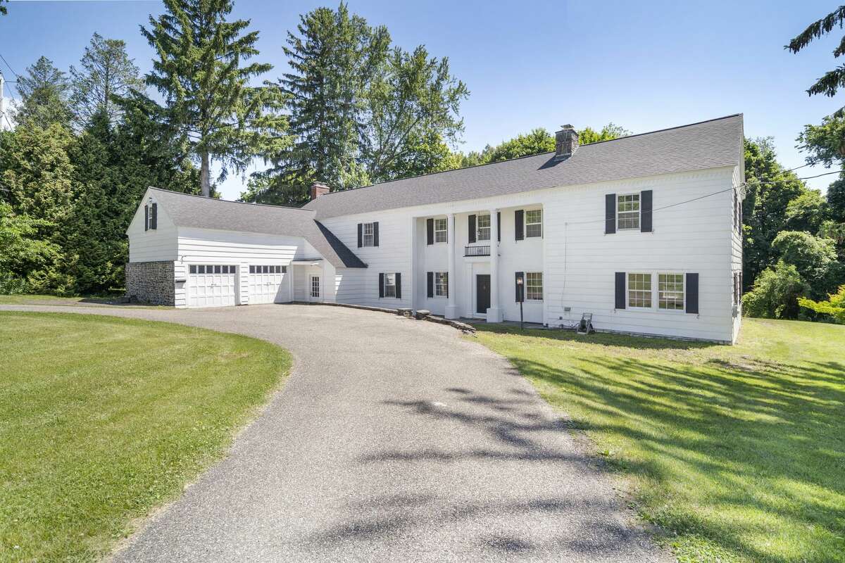 Colonial in Loudonville listed by Anthony Gucciardo