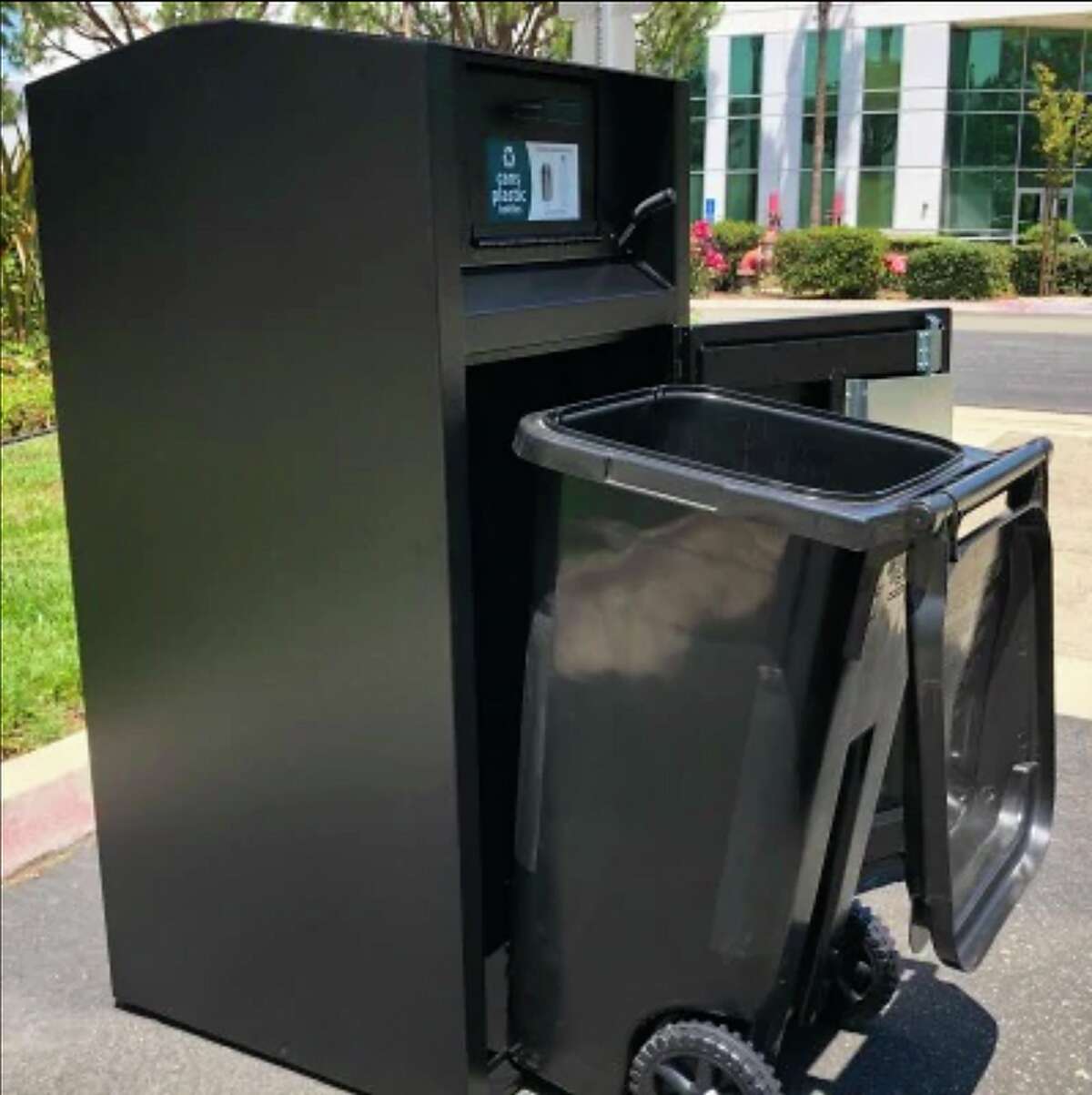 The BearSaver can accommodate a custom vinyl graphic design on its four vertical sides.  A recycling receptacle can be added to the side of the can.  This box is manufactured by Securr.