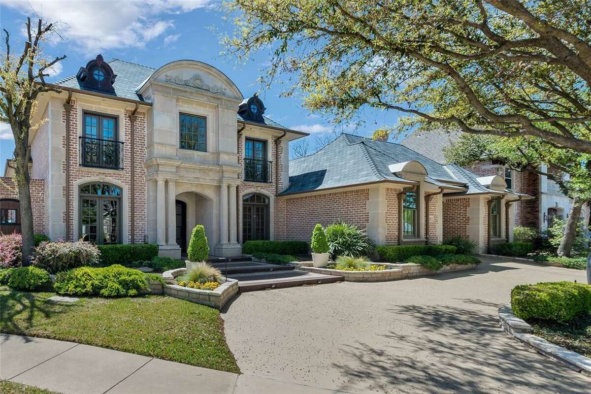 Photos of the Four-time NBA champion and businessman Shaquille O'Neal's new home in Texas. 