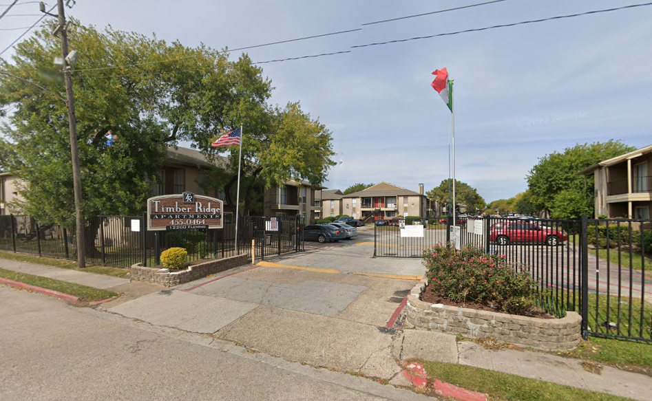 Houston apartment tenants allege pest, trash problems go ignored